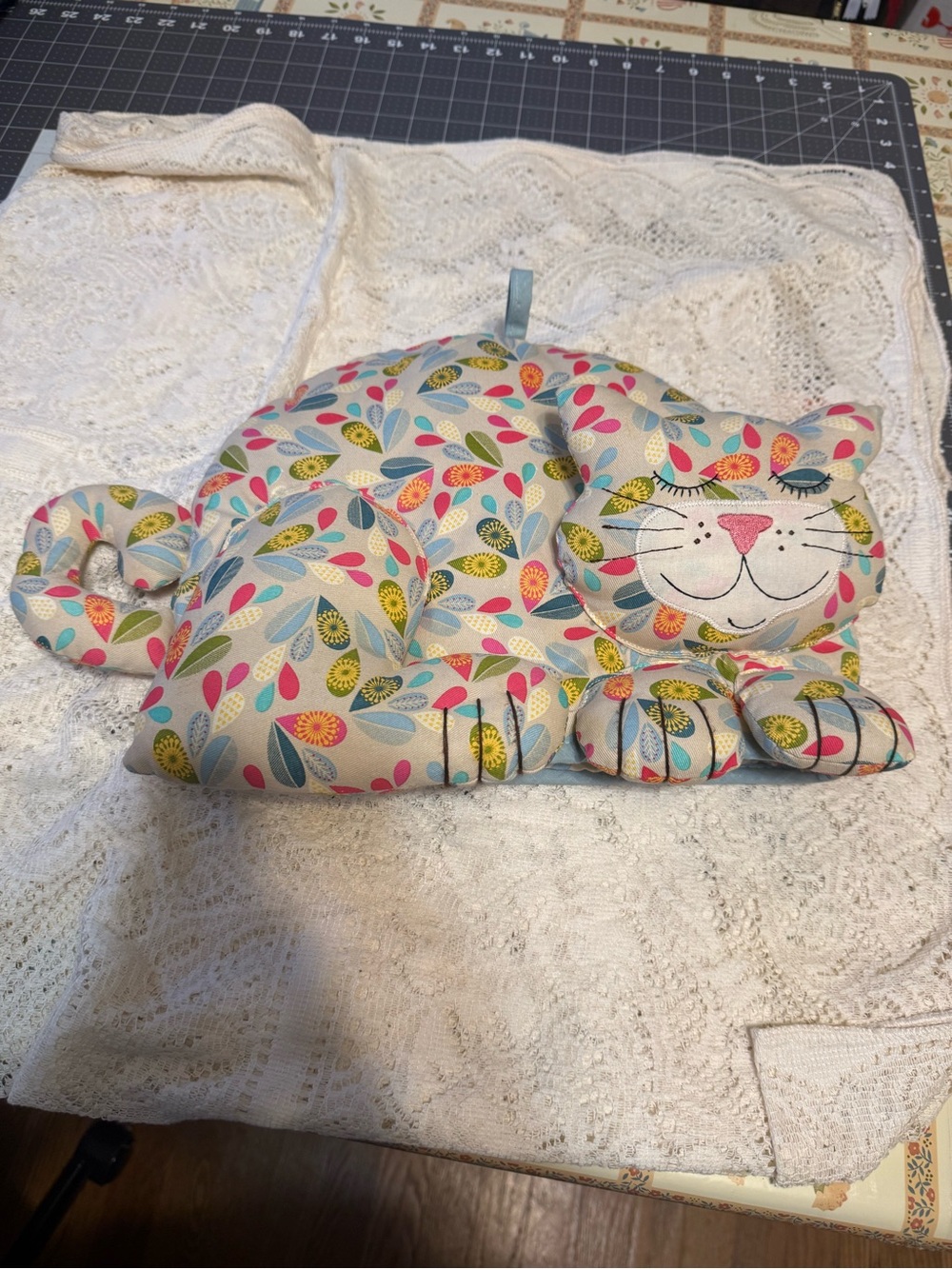 This is an Ulster Weavers cat-shaped tea cosy
